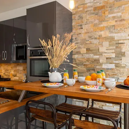 Amazing Loft In The Vibrant Area Near The Famous Bastille's Place *