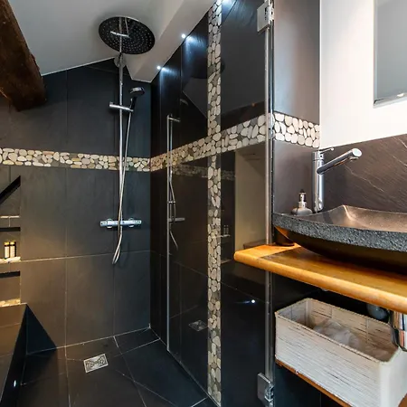 Amazing Loft In The Vibrant Area Near The Famous Bastille's Place *